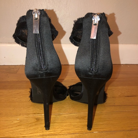 2 Strap black heels - Picture 5 of 5